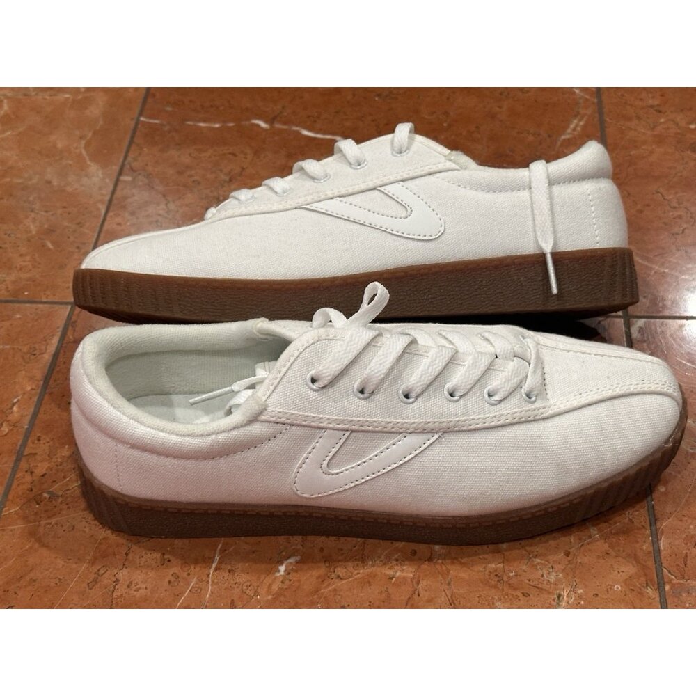 TRETORN WHITE CANVAS NYLITE SNEAKERS GUM SOLE 9.5 M NEW NWOB - Picture 3 of 8